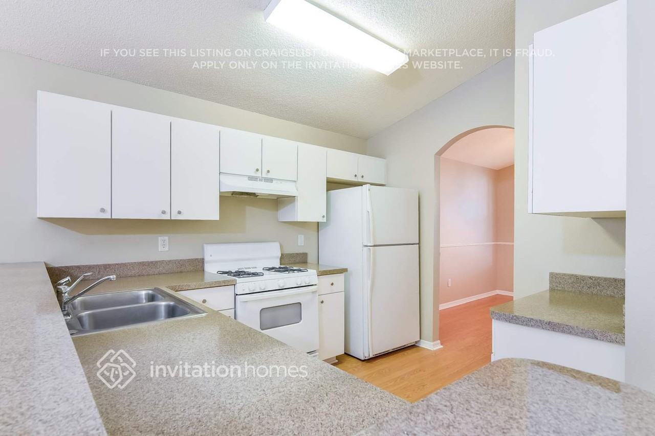 28611 Seashell Ct - Photo 7 of 21