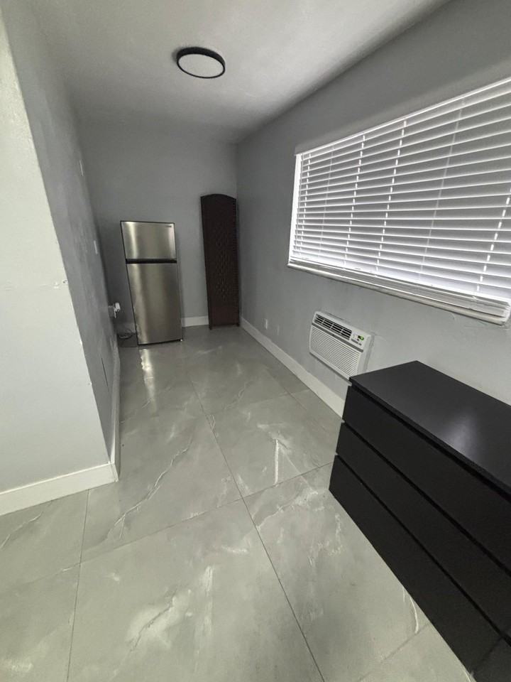 Nw 16th St - Photo 5 of 5