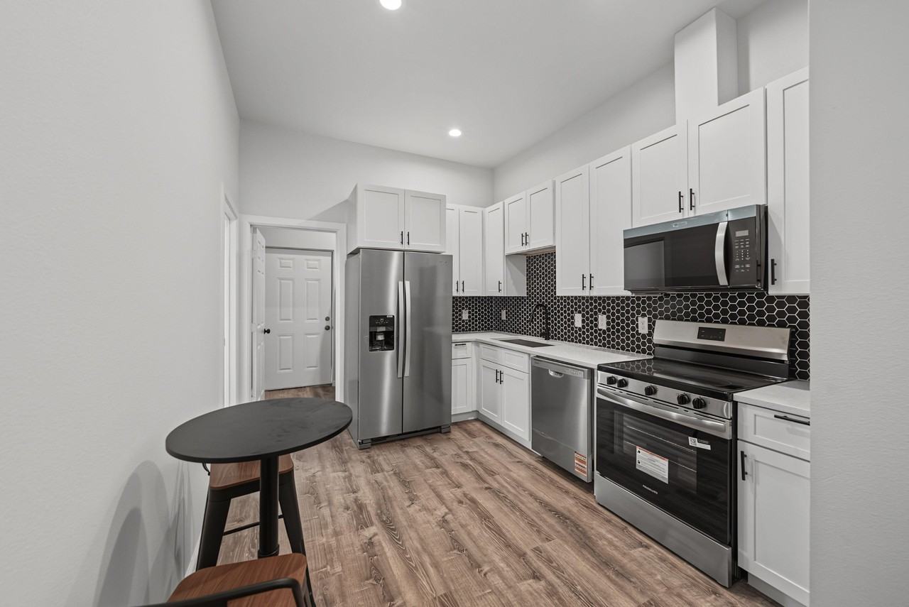 Nokomis Ave - Photo 3 of 17