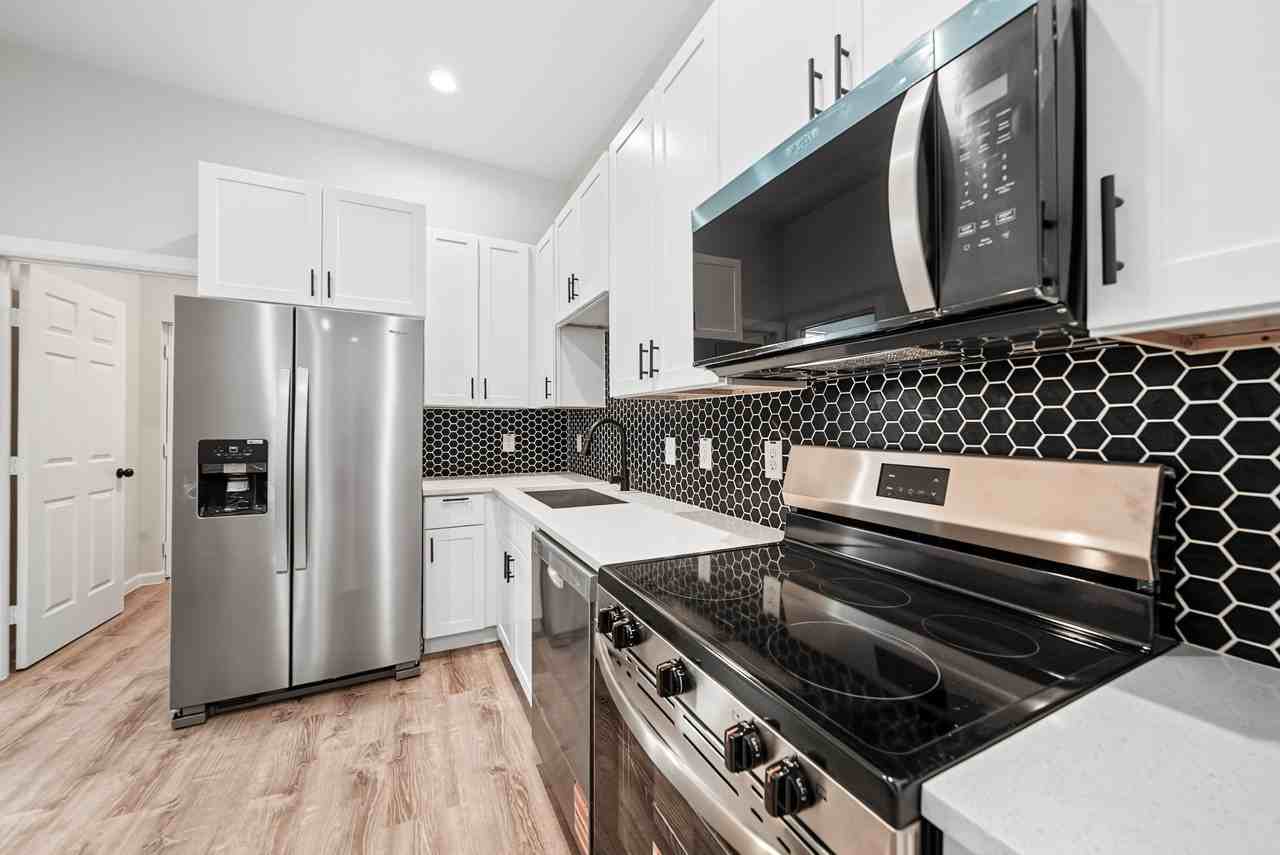 Nokomis Ave - Photo 4 of 17