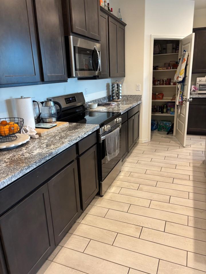W Hess Ave - Photo 5 of 14