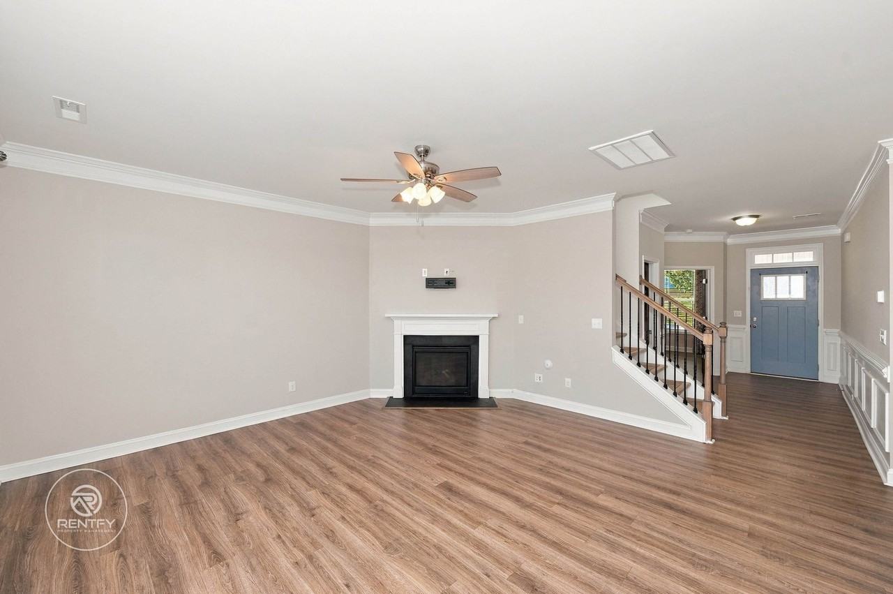 3057 Burnello Ct - Photo 4 of 24