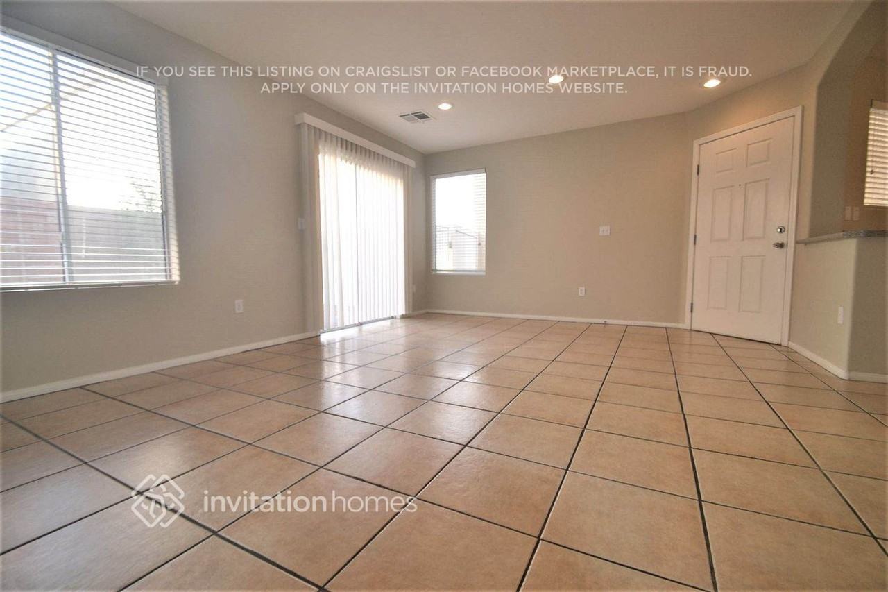 5006 Tioga Pass Ave - Photo 3 of 12
