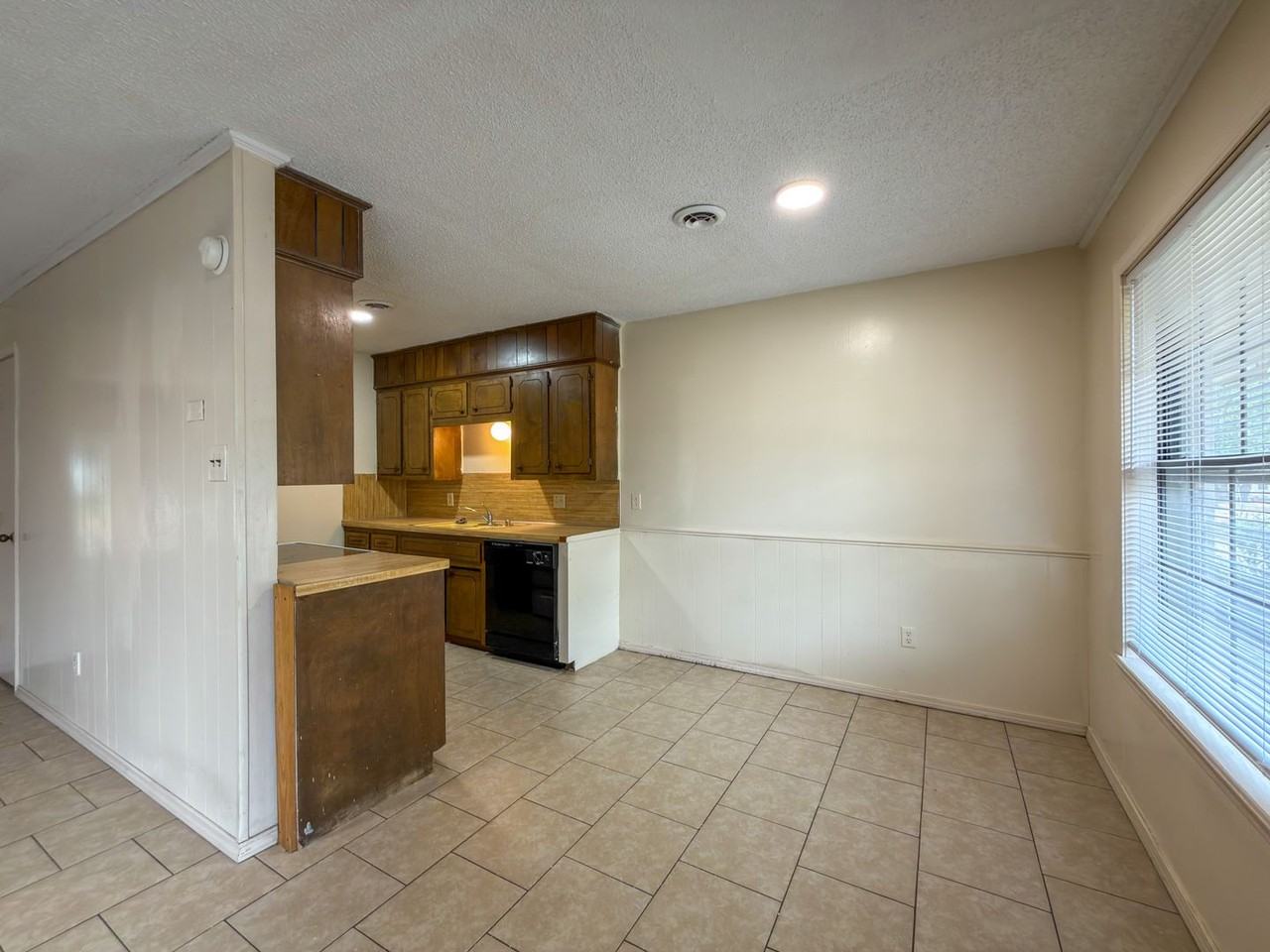 414 N 39th St - Photo 2 of 8