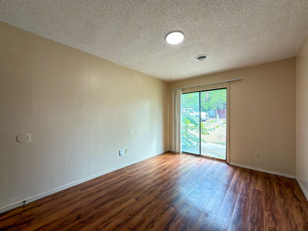 414 N 39th St - Photo 4 of 8