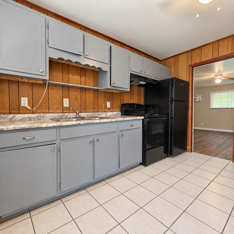 4106 Broyles Ave Sw #J - Photo 4 of 11