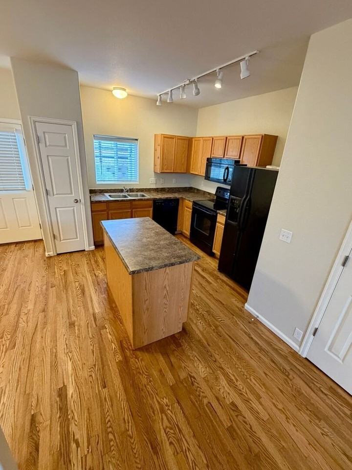 2728 Scotchbroom Pt - Photo 6 of 21
