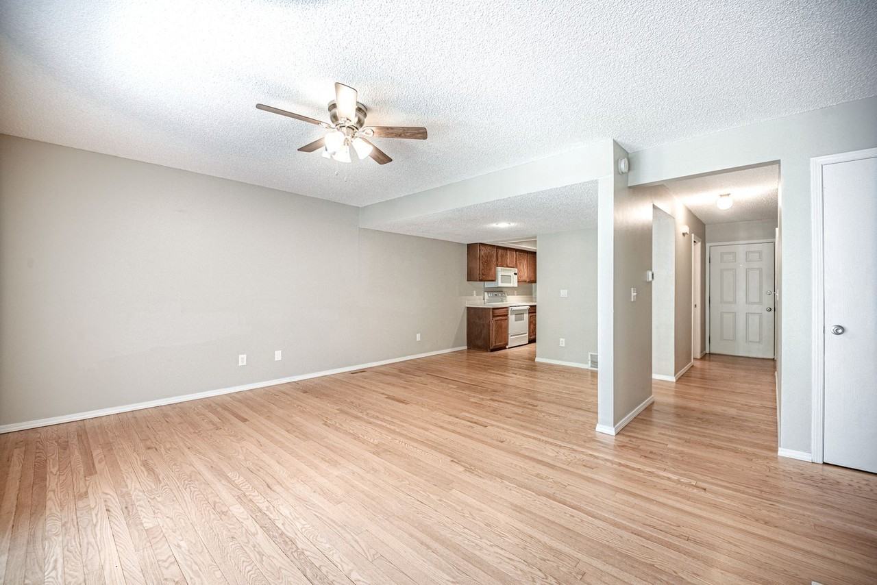 2510 Hamlet Ln #C - Photo 6 of 32