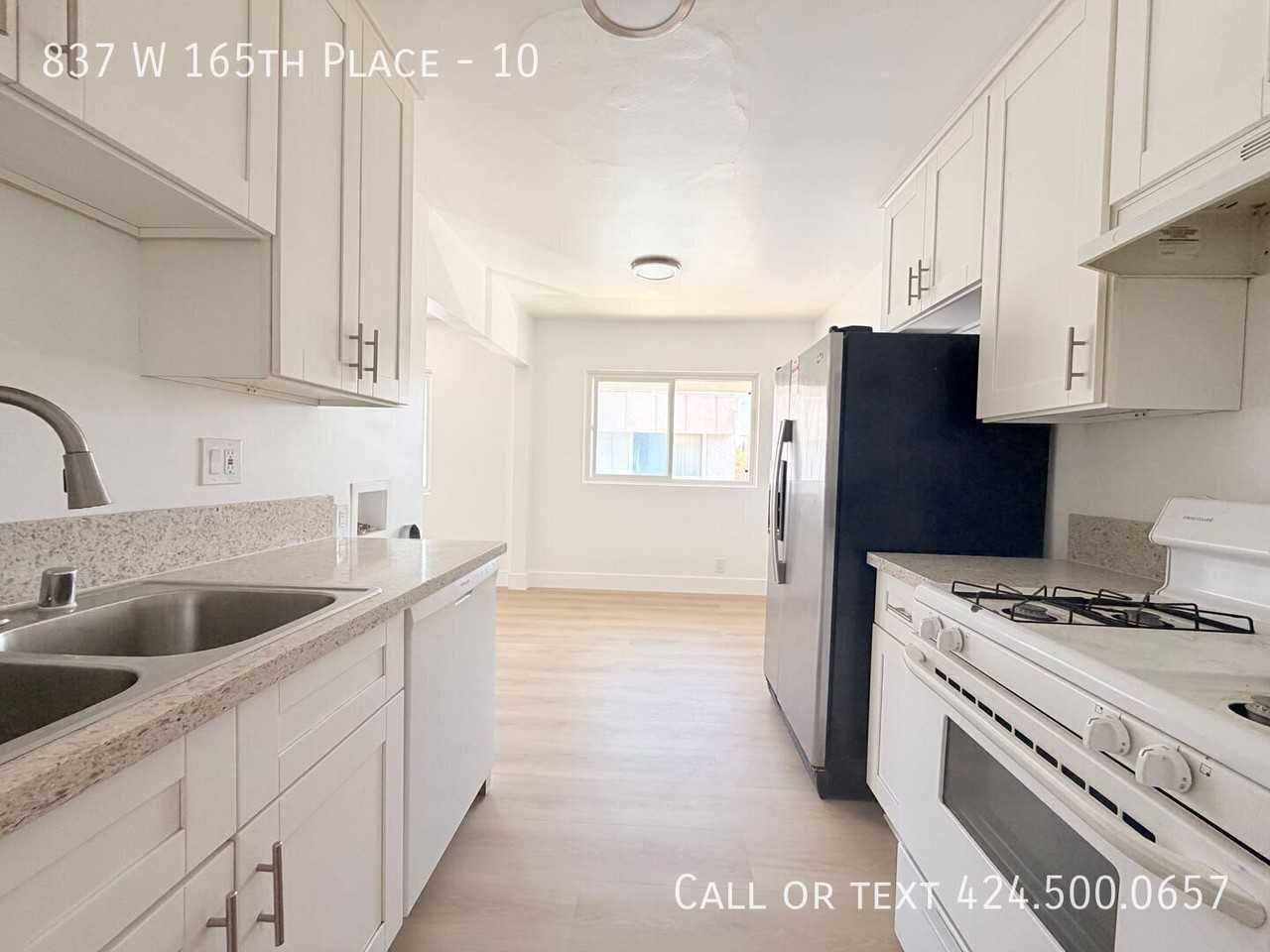837 W 165th Pl #10 - Photo 4 of 11