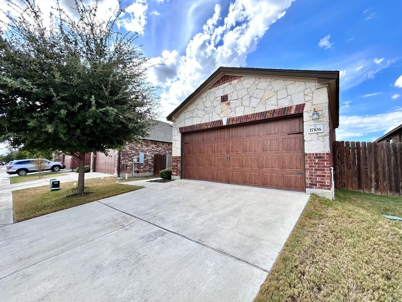 17106 Gibbons Path - Photo 2 of 37