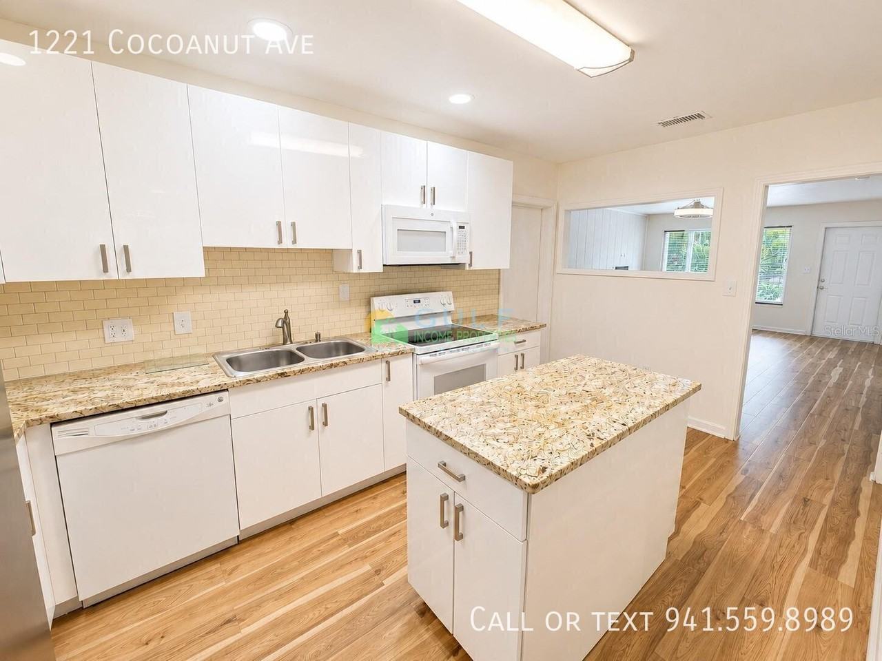 1221 Cocoanut Ave - Photo 4 of 19
