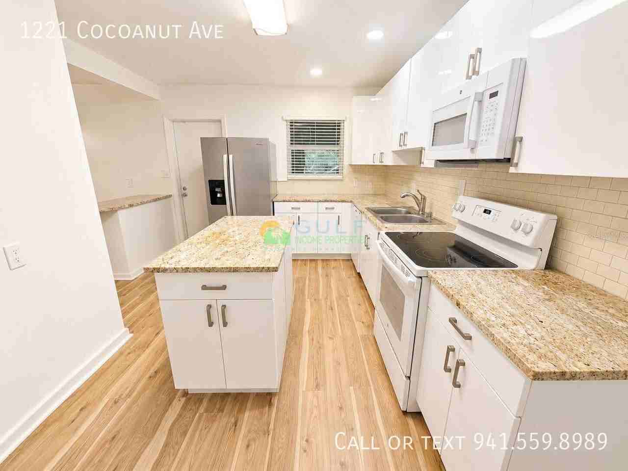 1221 Cocoanut Ave - Photo 5 of 19