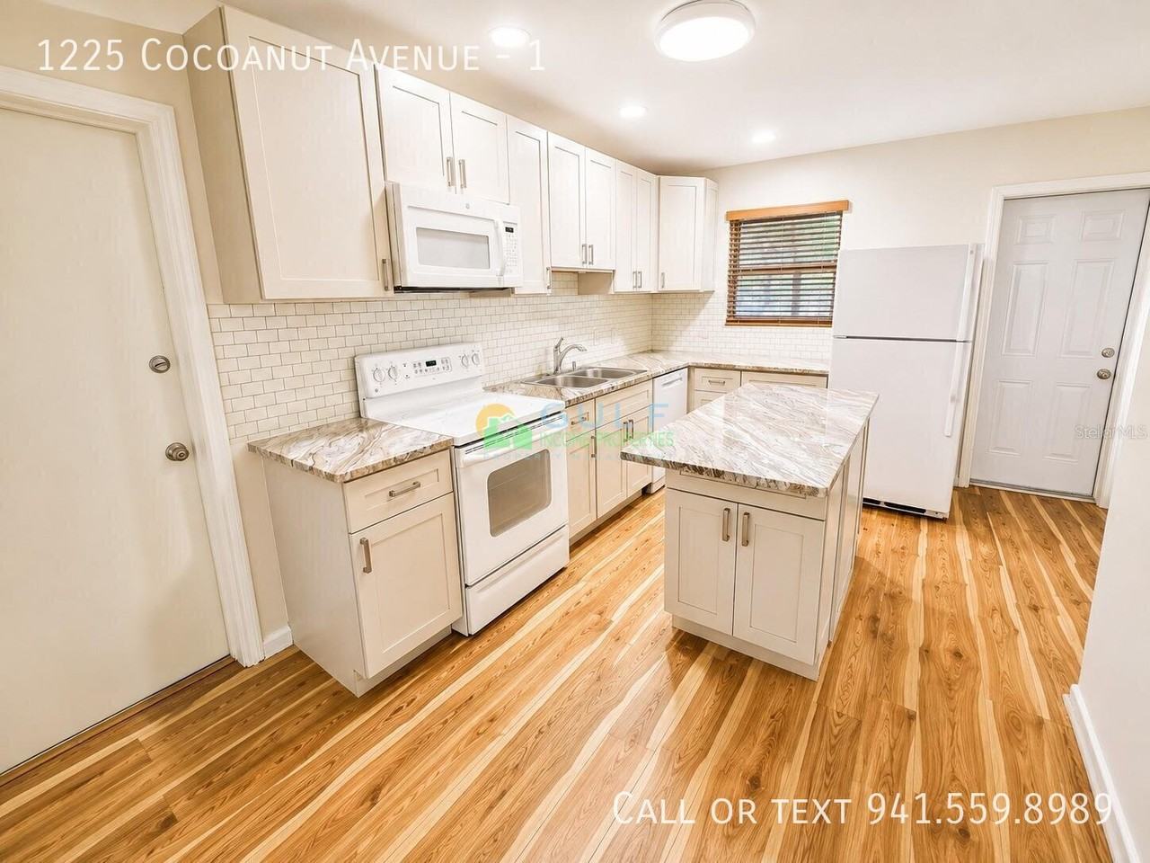 1225 Cocoanut Ave - Photo 7 of 19