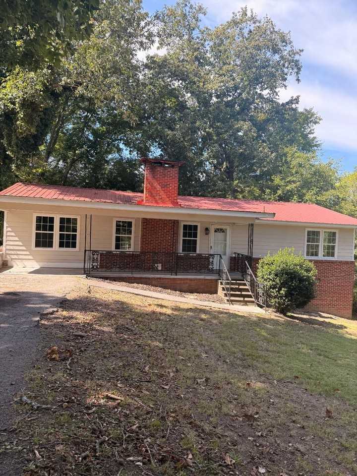54 Summit Dr - Photo 2 of 13