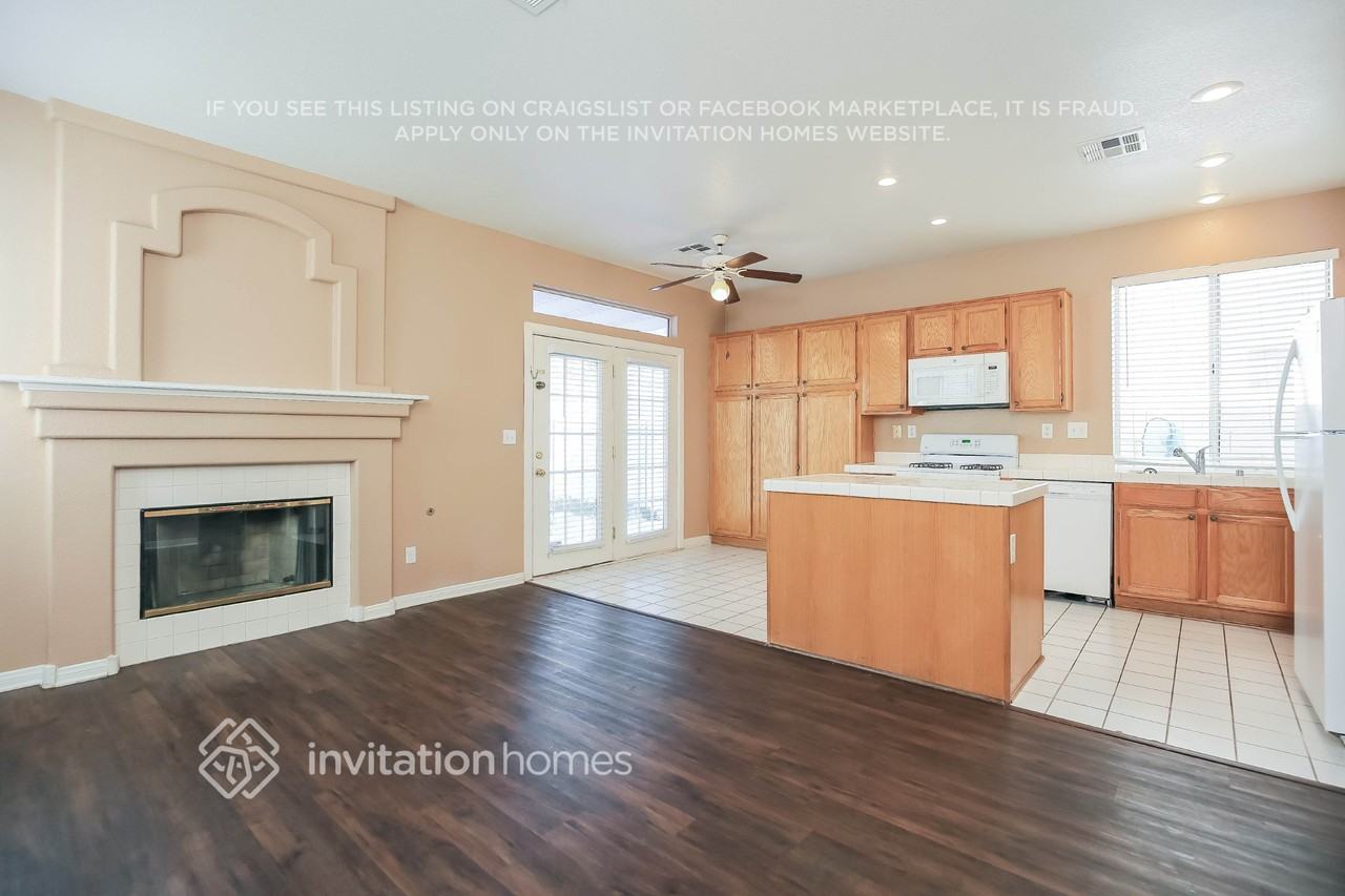 2233 Warm Walnut Dr - Photo 2 of 16