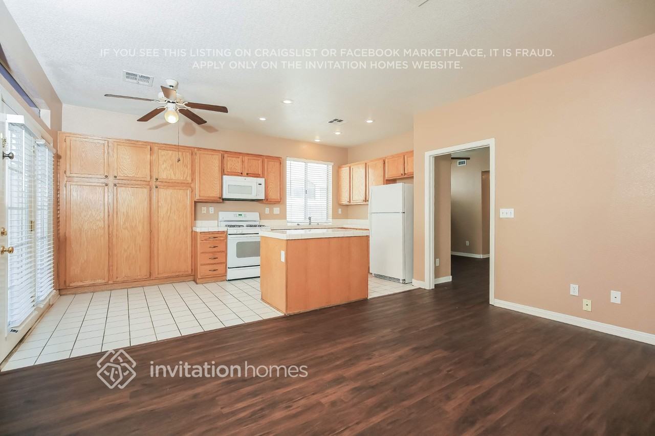 2233 Warm Walnut Dr - Photo 3 of 16