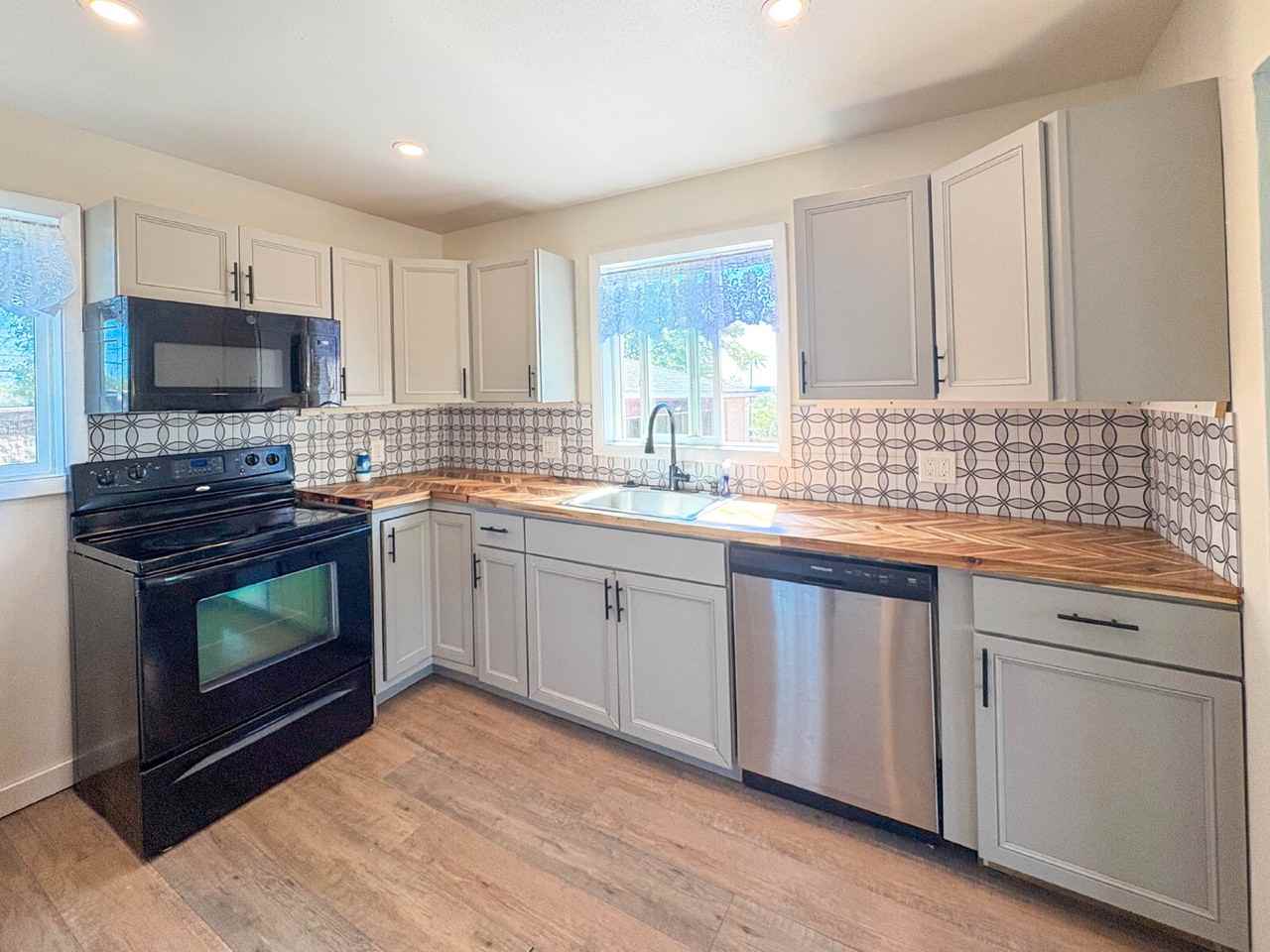 441 Jennie Dr - Photo 6 of 20