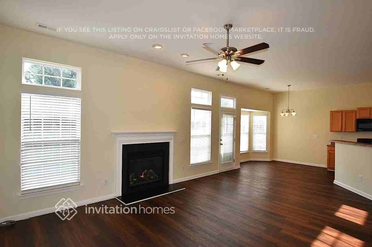 6228 Underwood Ave - Photo 3 of 17