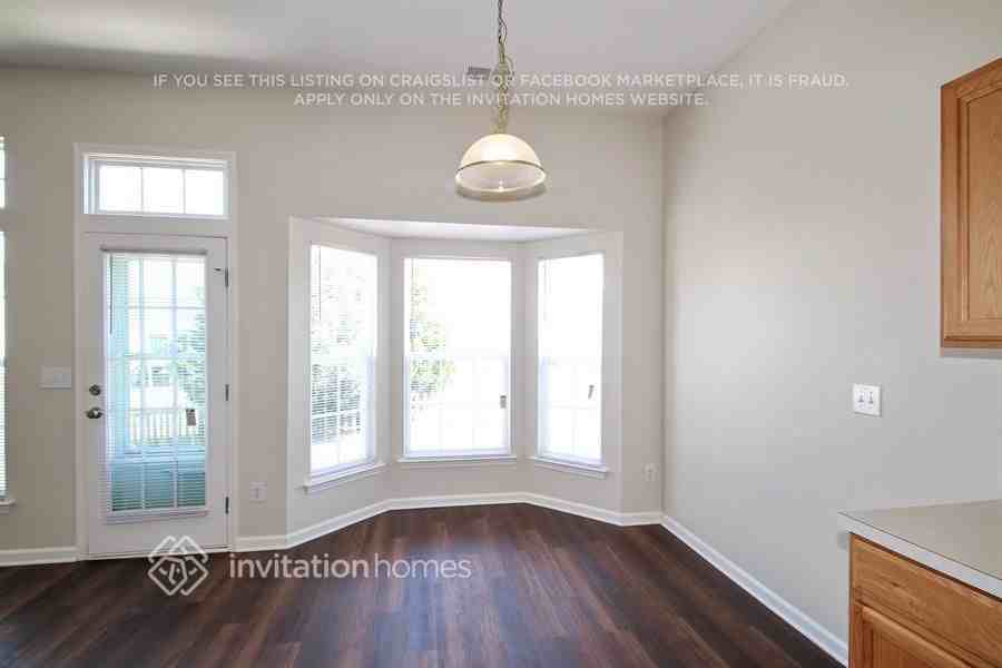 6228 Underwood Ave - Photo 4 of 17