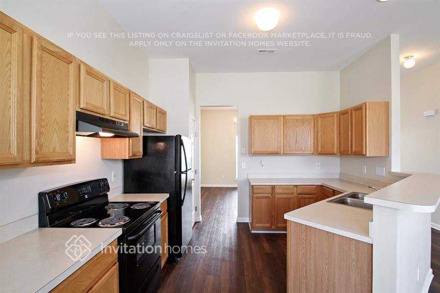 6228 Underwood Ave - Photo 6 of 17