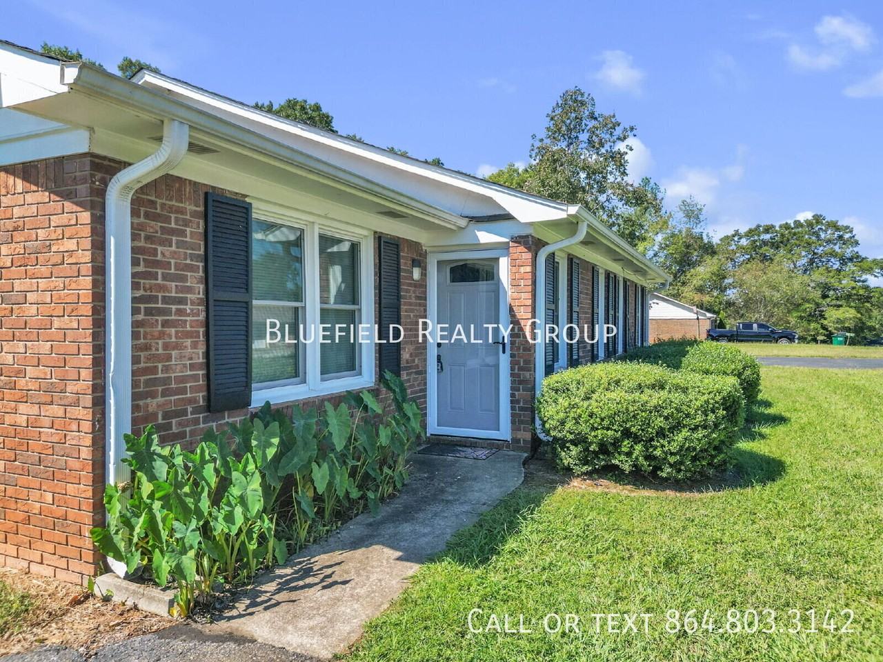 143 Sherman Dr - Photo 4 of 28