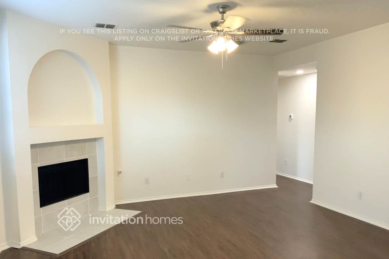 1609 White Dove Ln - Photo 2 of 17