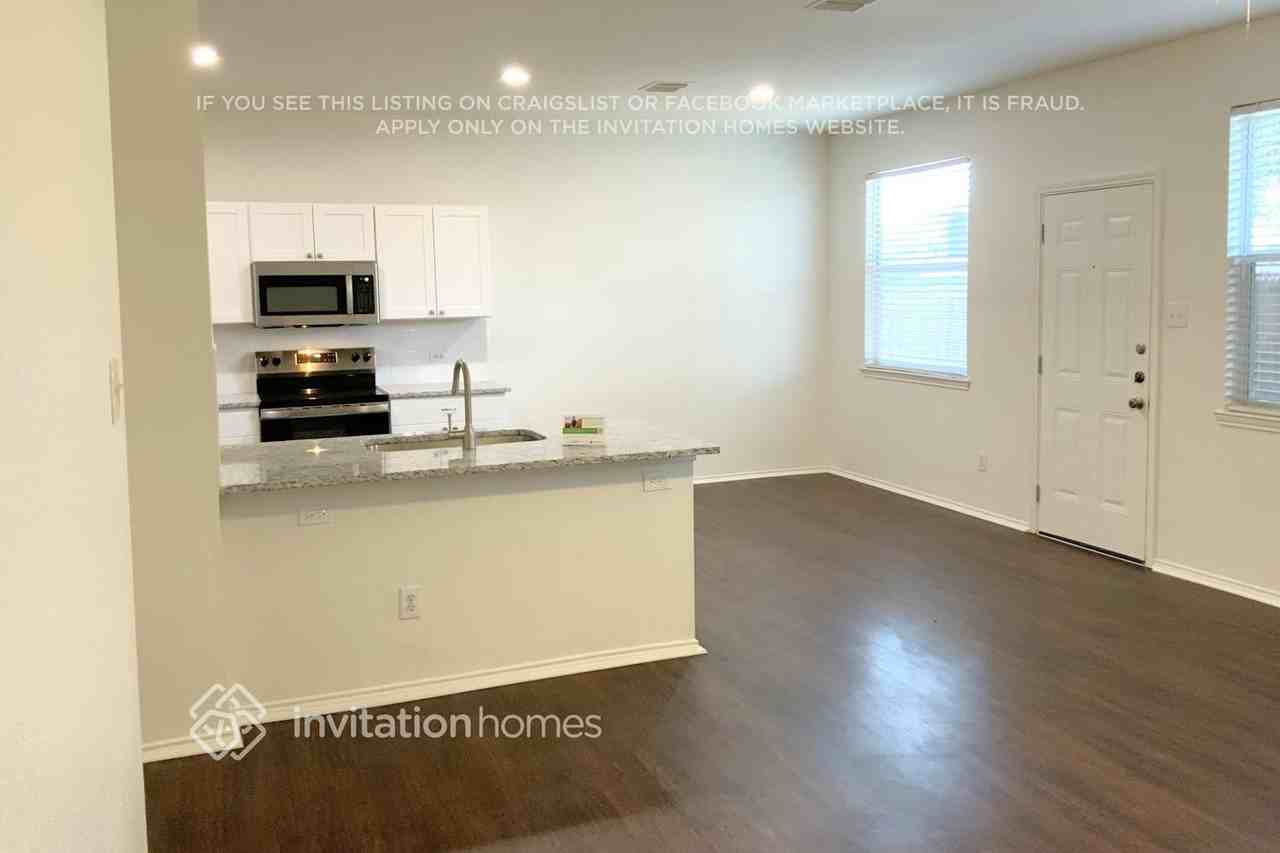 1609 White Dove Ln - Photo 3 of 17