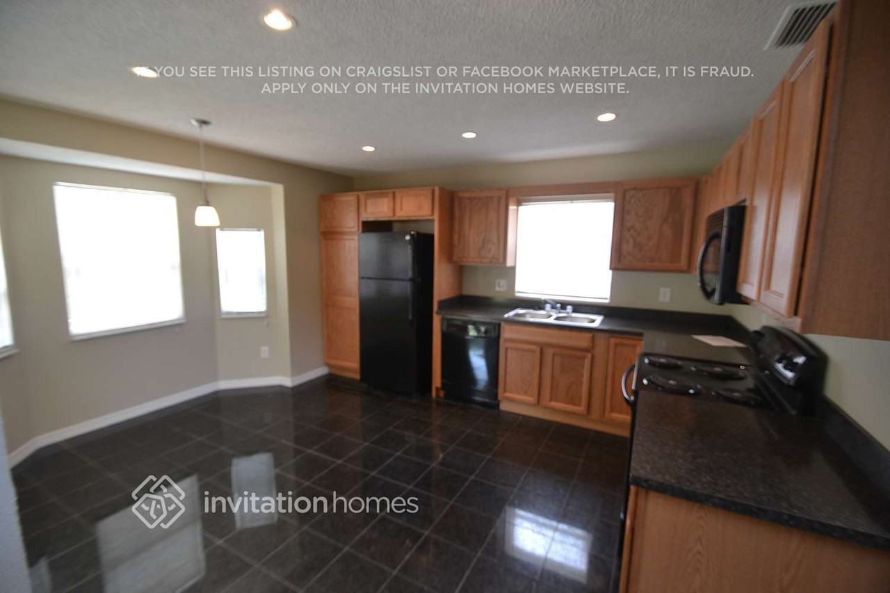 4870 Mill Run Dr - Photo 3 of 8