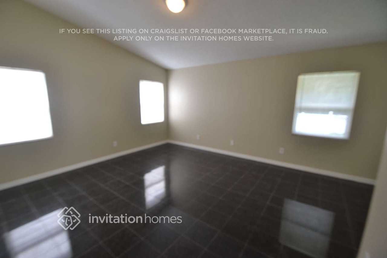 4870 Mill Run Dr - Photo 4 of 8