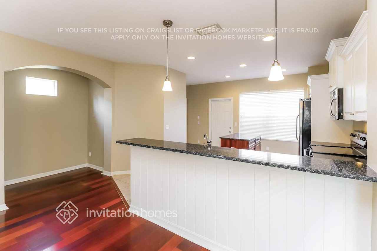 4910 Forest Creek Trl - Photo 5 of 20