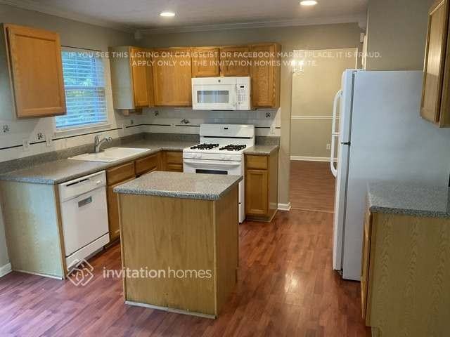 328 Pebblestone Dr - Photo 3 of 9