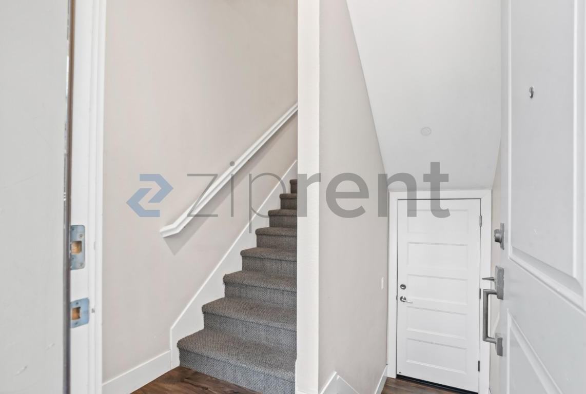 1888 Newbury Park Dr - Photo 5 of 28