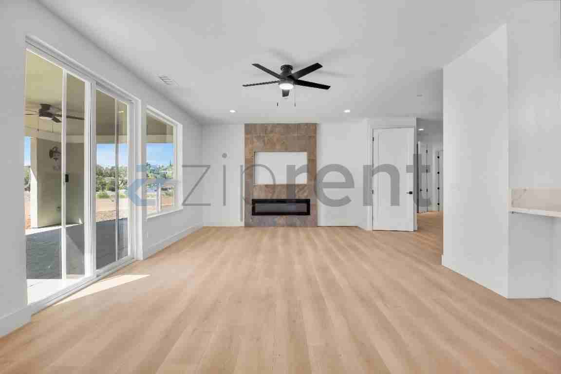 1515 Birch Ave - Photo 2 of 23