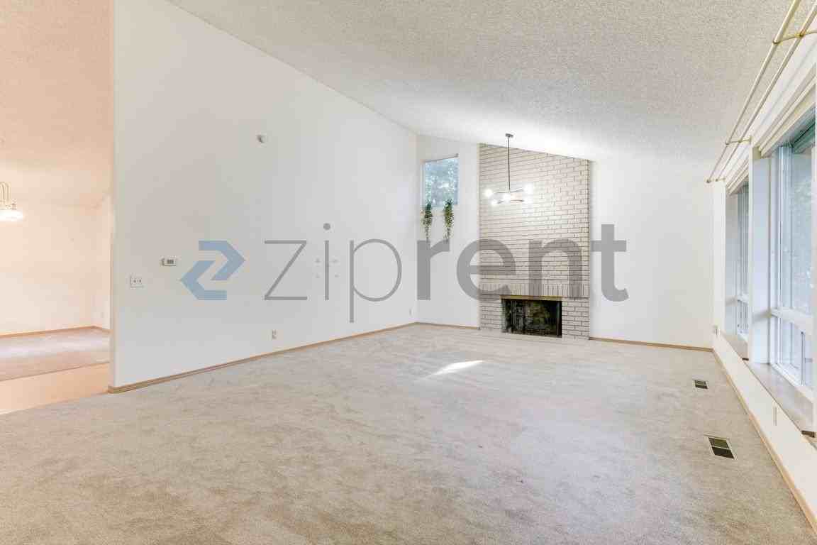 18621 Ne 25th St - Photo 2 of 29