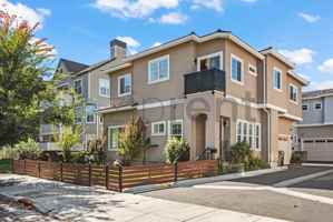 featured image of 1701 Ringwood Ave