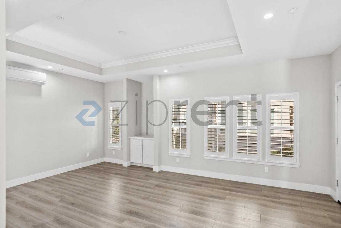 1701 Ringwood Ave - Photo 5 of 34