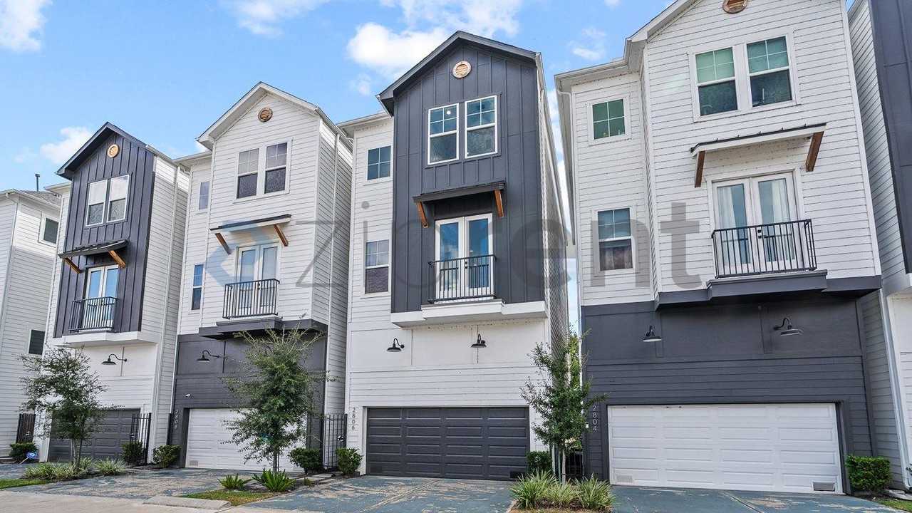 2806 Versailles Oak Ln - Photo 2 of 24