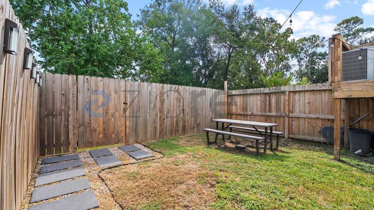 2806 Versailles Oak Ln - Photo 4 of 24