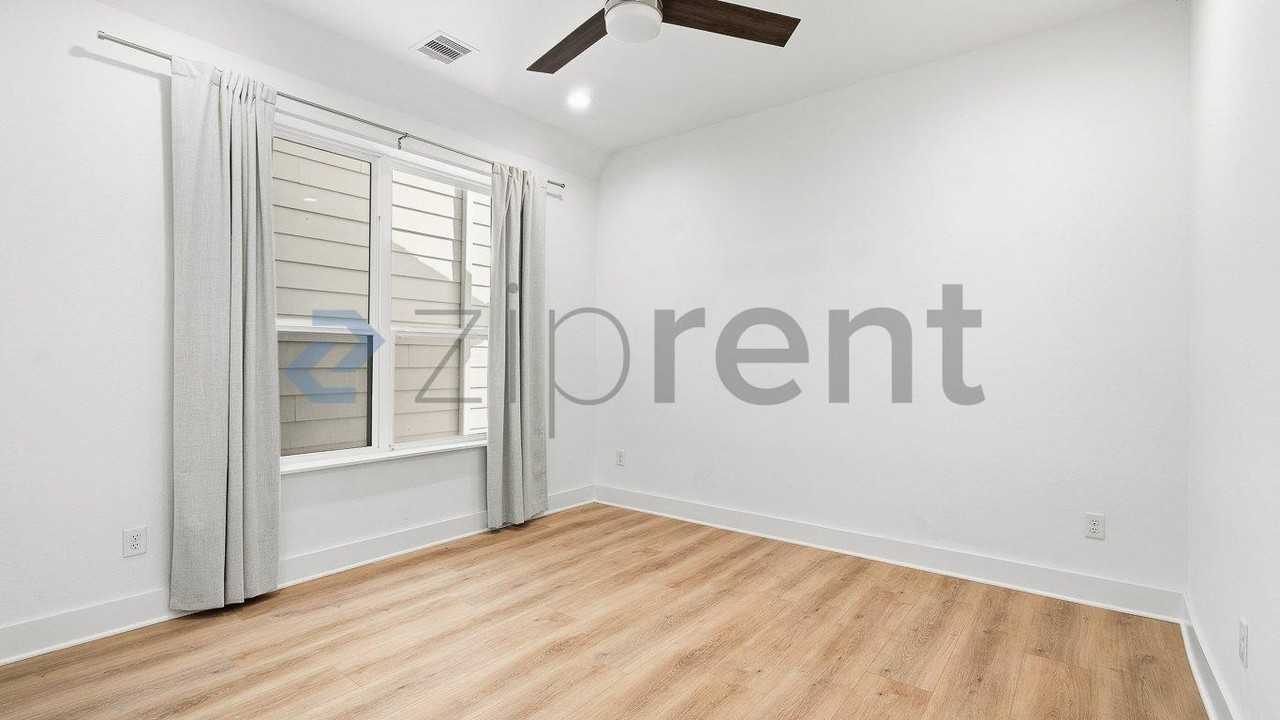 2806 Versailles Oak Ln - Photo 5 of 24