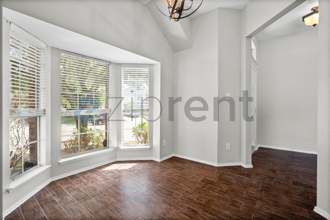 413 Hickory Ln - Photo 6 of 33