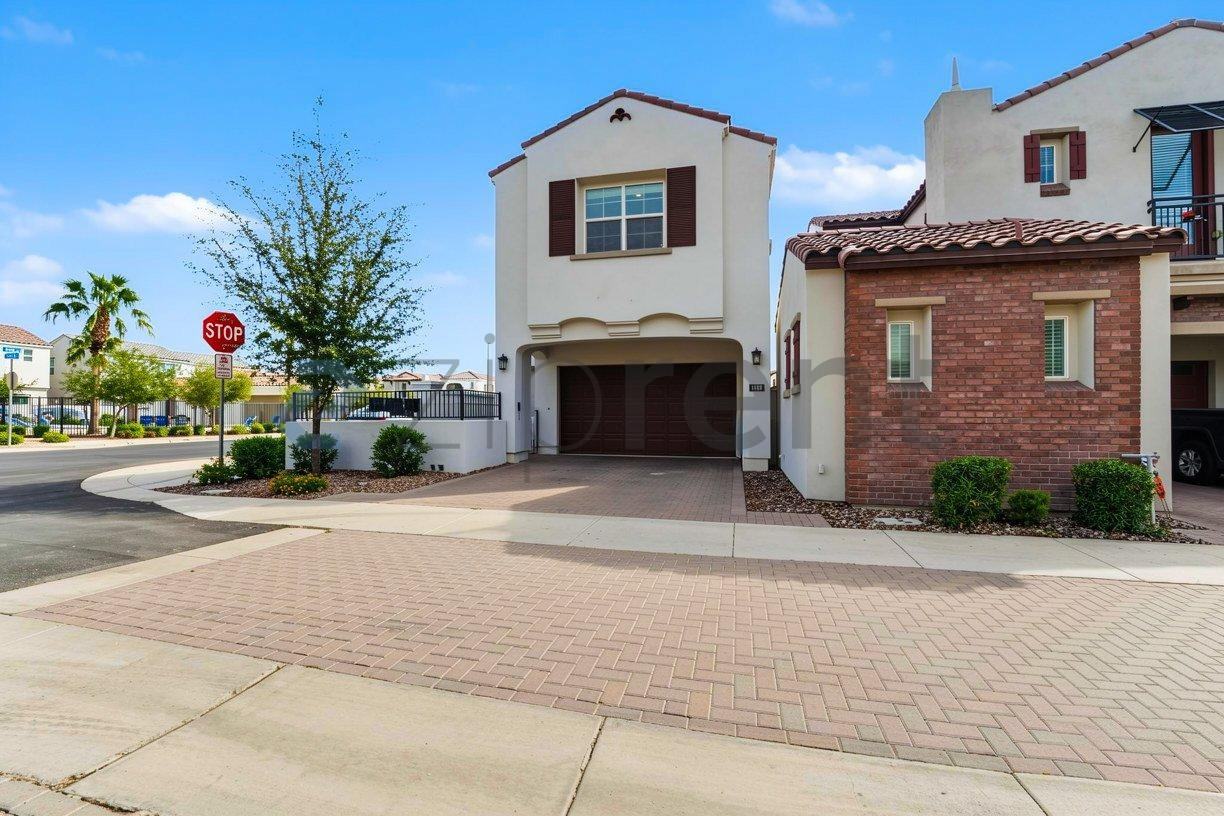 1497 E Megan St - Photo 4 of 36
