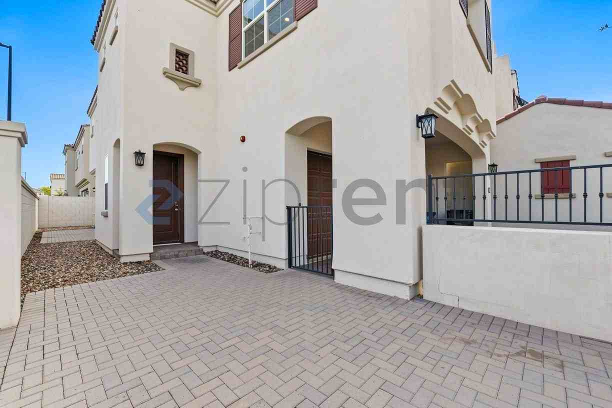 1497 E Megan St - Photo 5 of 36