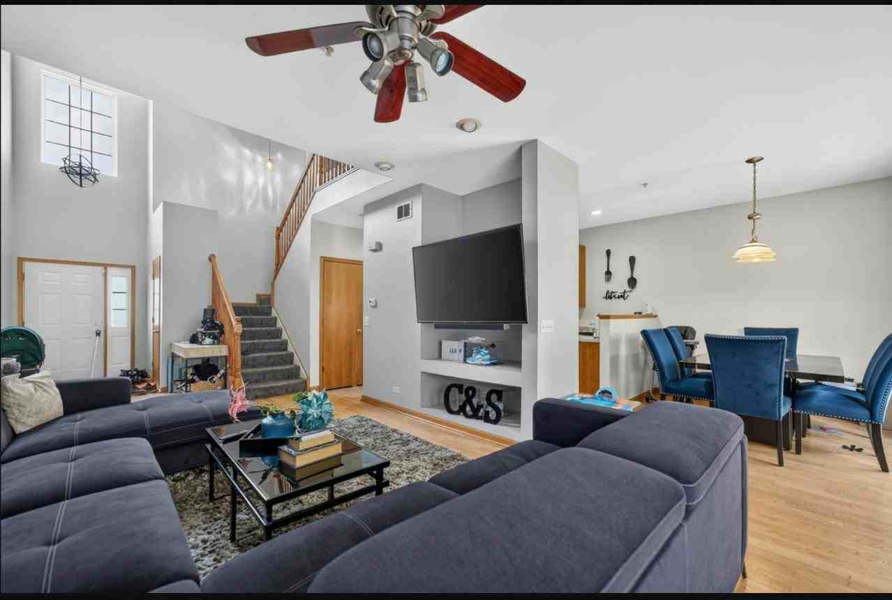 949 Tanager Court - Photo 3 of 22