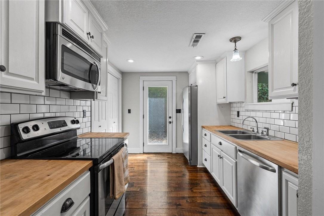 233 W Ash St - Photo 3 of 25