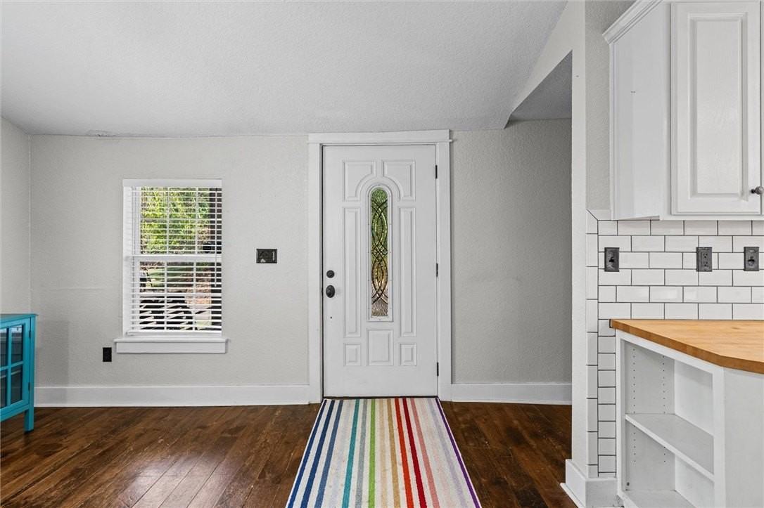 233 W Ash St - Photo 6 of 25