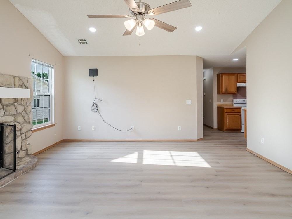 3005 Ne 14th St - Photo 5 of 29