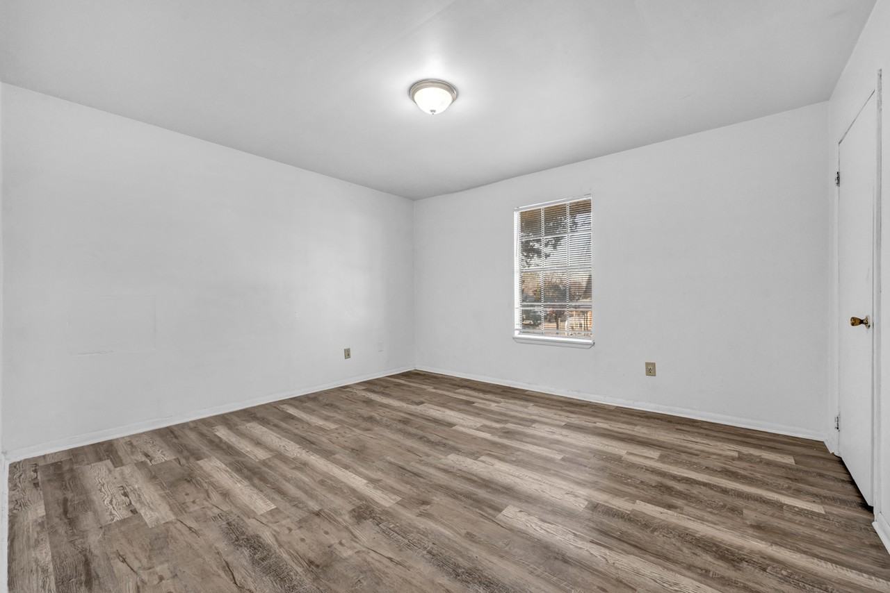 429 11th St Sw #429 - Photo 6 of 30
