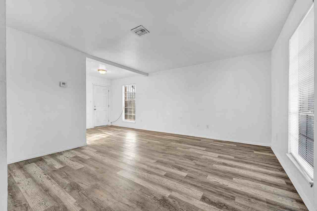 429 11th St Sw #429 - Photo 7 of 30