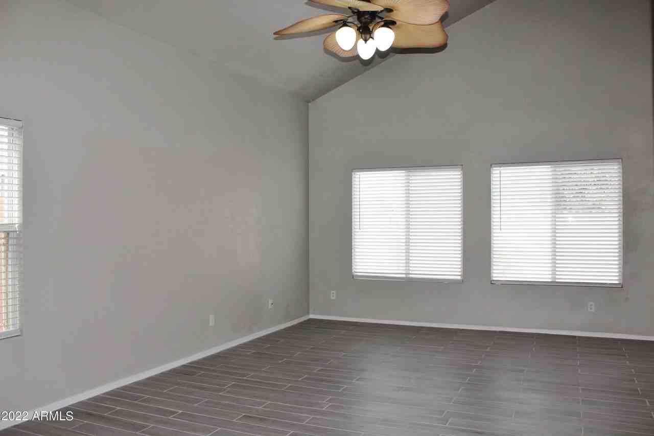 7430 W Eva St - Photo 3 of 30
