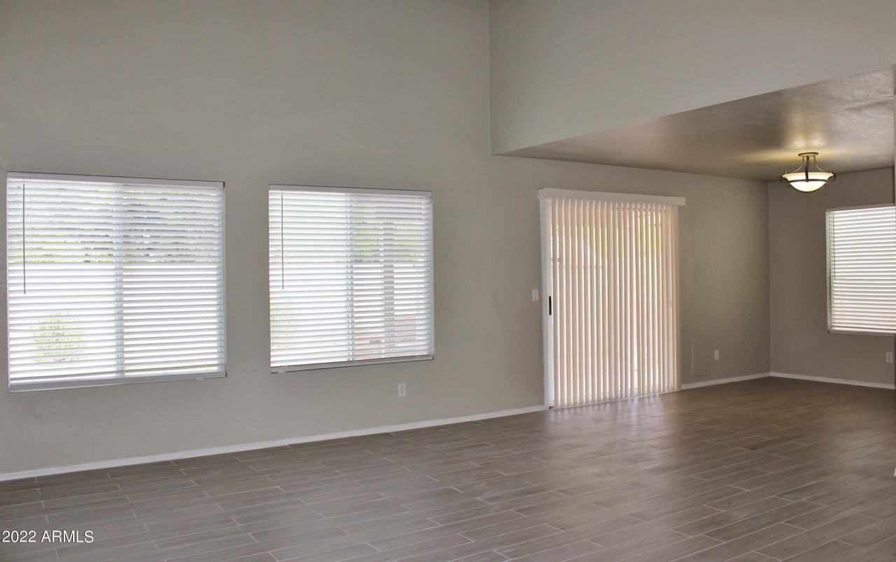 7430 W Eva St - Photo 4 of 30